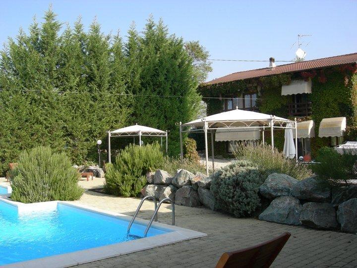 Premiata Osteria Dei Fiori Bed and Breakfast Cortiglione Habitación foto